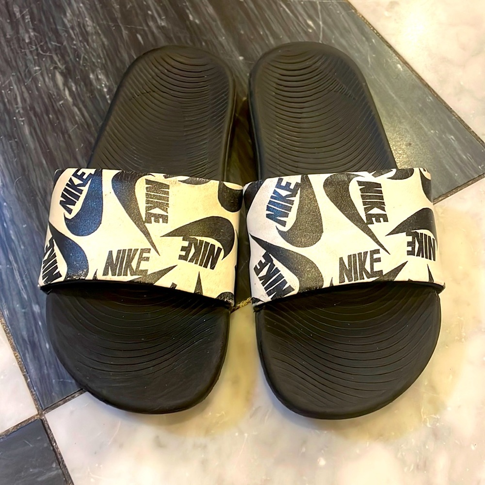 Boys Nike sandals